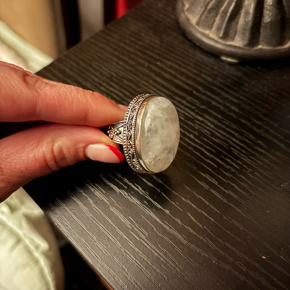 Elegant Silver Women's Ring - Picture 3 of 4